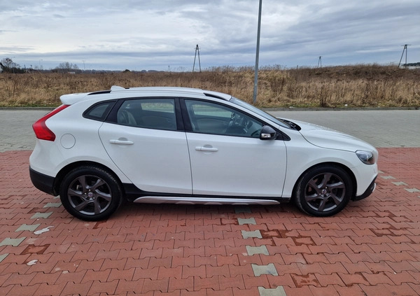 Volvo V40 cena 49000 przebieg: 147600, rok produkcji 2013 z Nowa Dęba małe 232